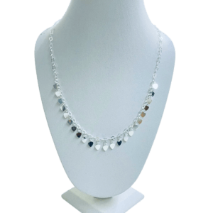 Collar lluvia de corazones